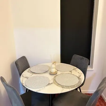 Salford Central 2-Bed - Near Uni & Mcr City Centre Manchester Exterior photo