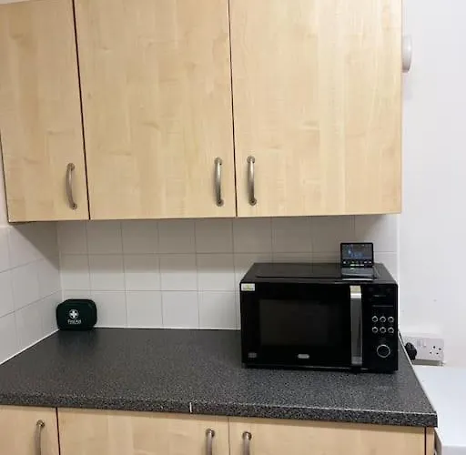 Salford Central 2-Bed - Near Uni & Mcr City Centre