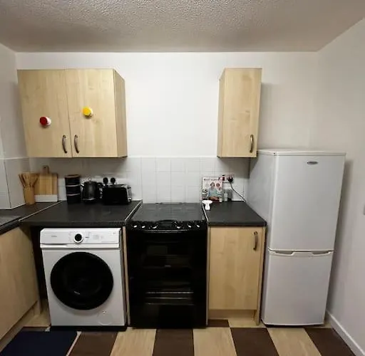 Salford Central 2-Bed - Near Uni & Mcr City Centre