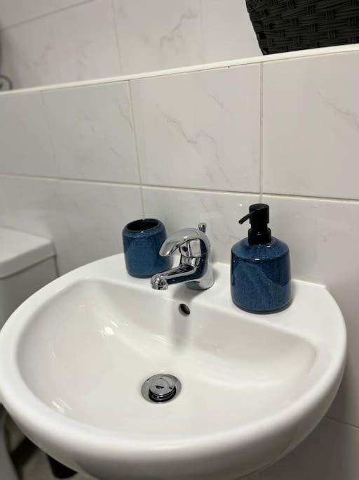 Salford 2-bed - Near Uni & Mcr Centre *