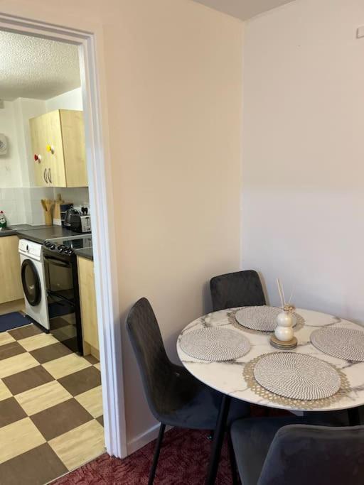 Salford 2-bed - Near Uni & Mcr Centre